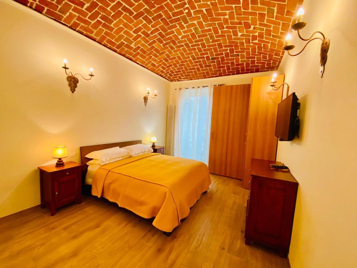 Exquisitely Renovated And Centrally Located Apartment With Free Parking Torino Esterno foto