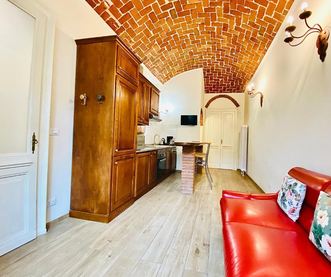 Exquisitely Renovated And Centrally Located Apartment With Free Parking Torino Esterno foto